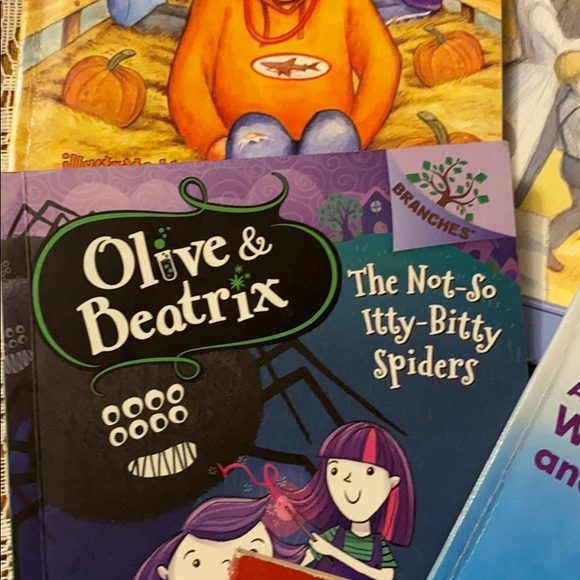 6 scholastic books - Picture 5 of 8